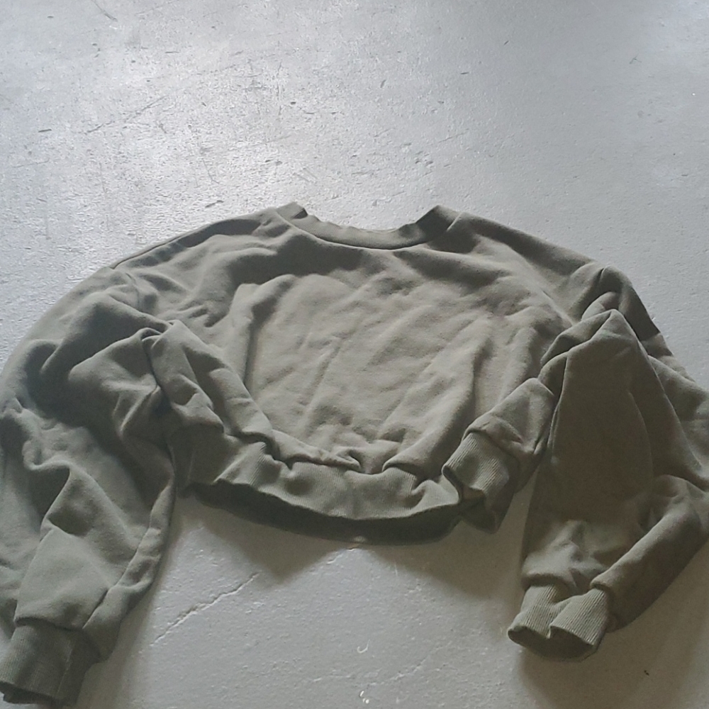 H&M crop sweater